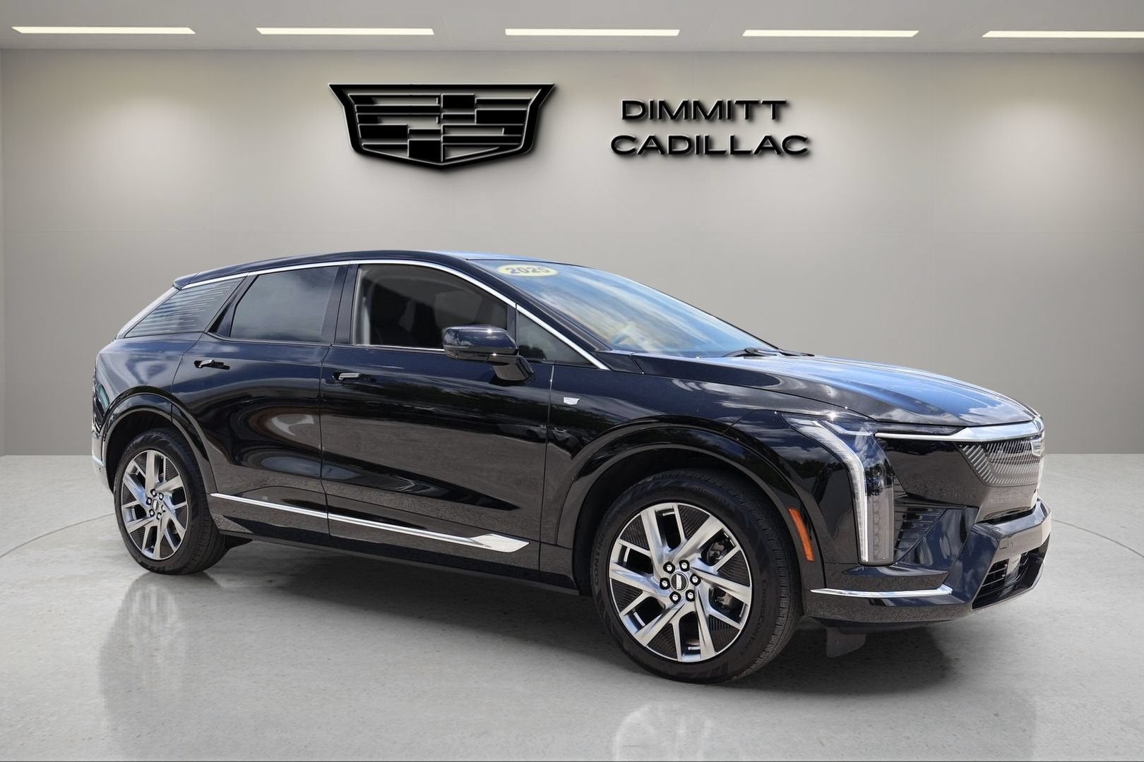 2025 Cadillac OPTIQ Luxury 2