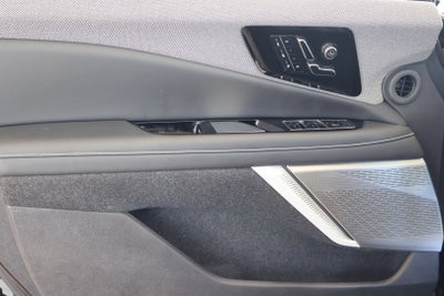 2025 Cadillac OPTIQ Luxury 2