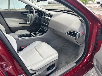 2017 Jaguar XE 25t