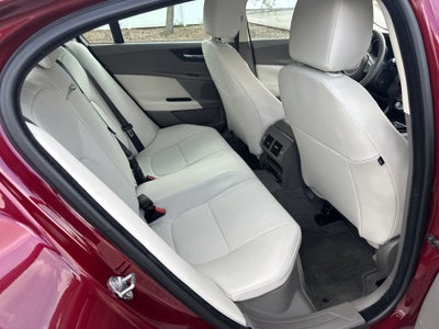 2017 Jaguar XE 25t