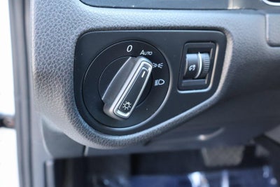 2018 Volkswagen e-Golf SEL Premium