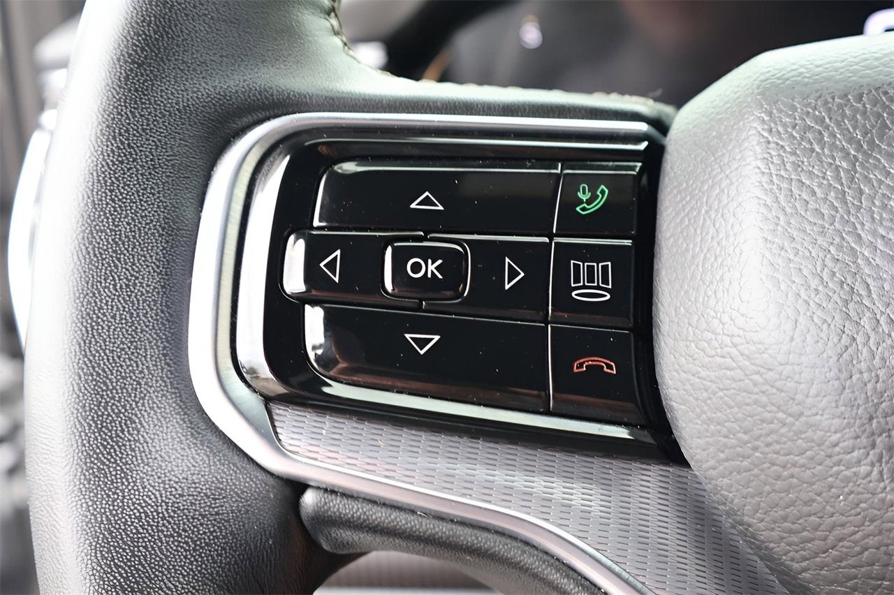 2023 Jeep Grand Wagoneer Base