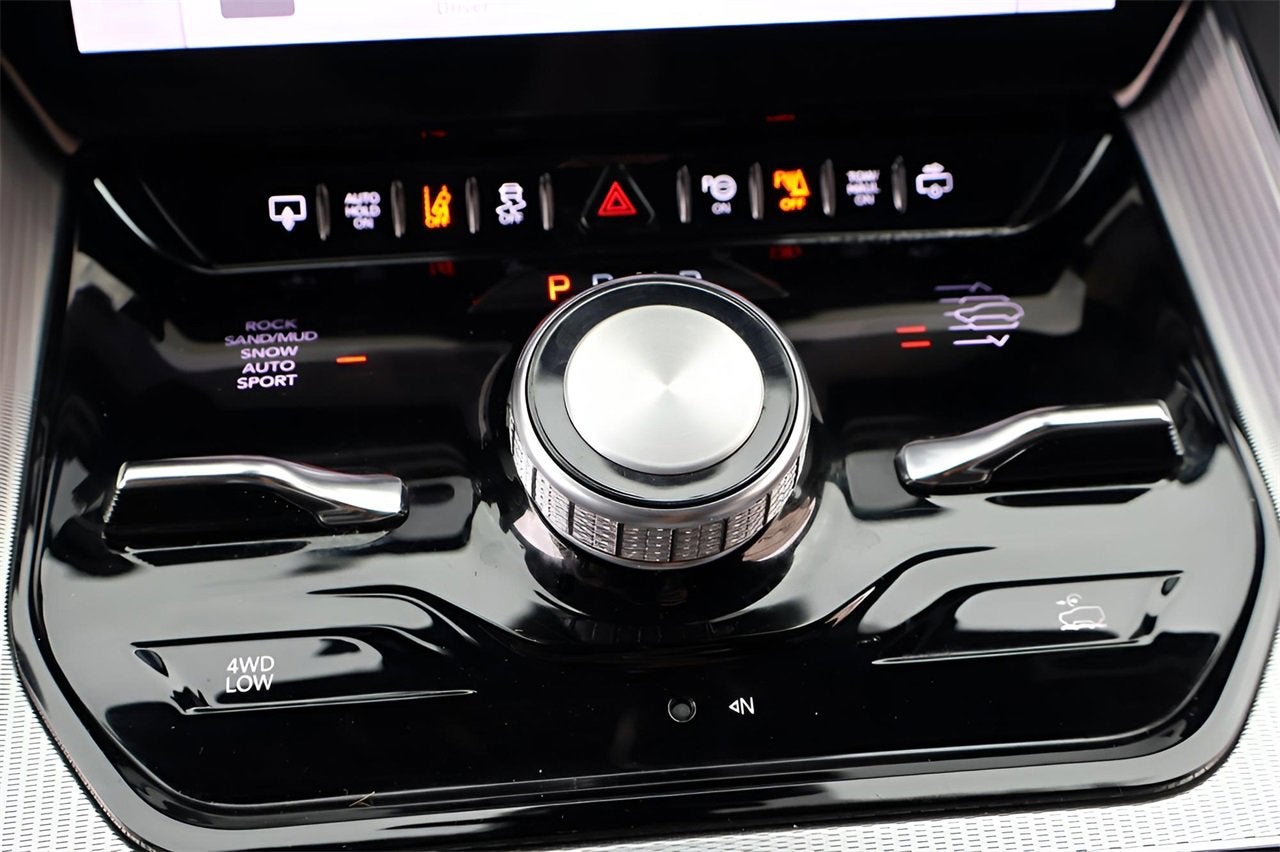 2023 Jeep Grand Wagoneer Base