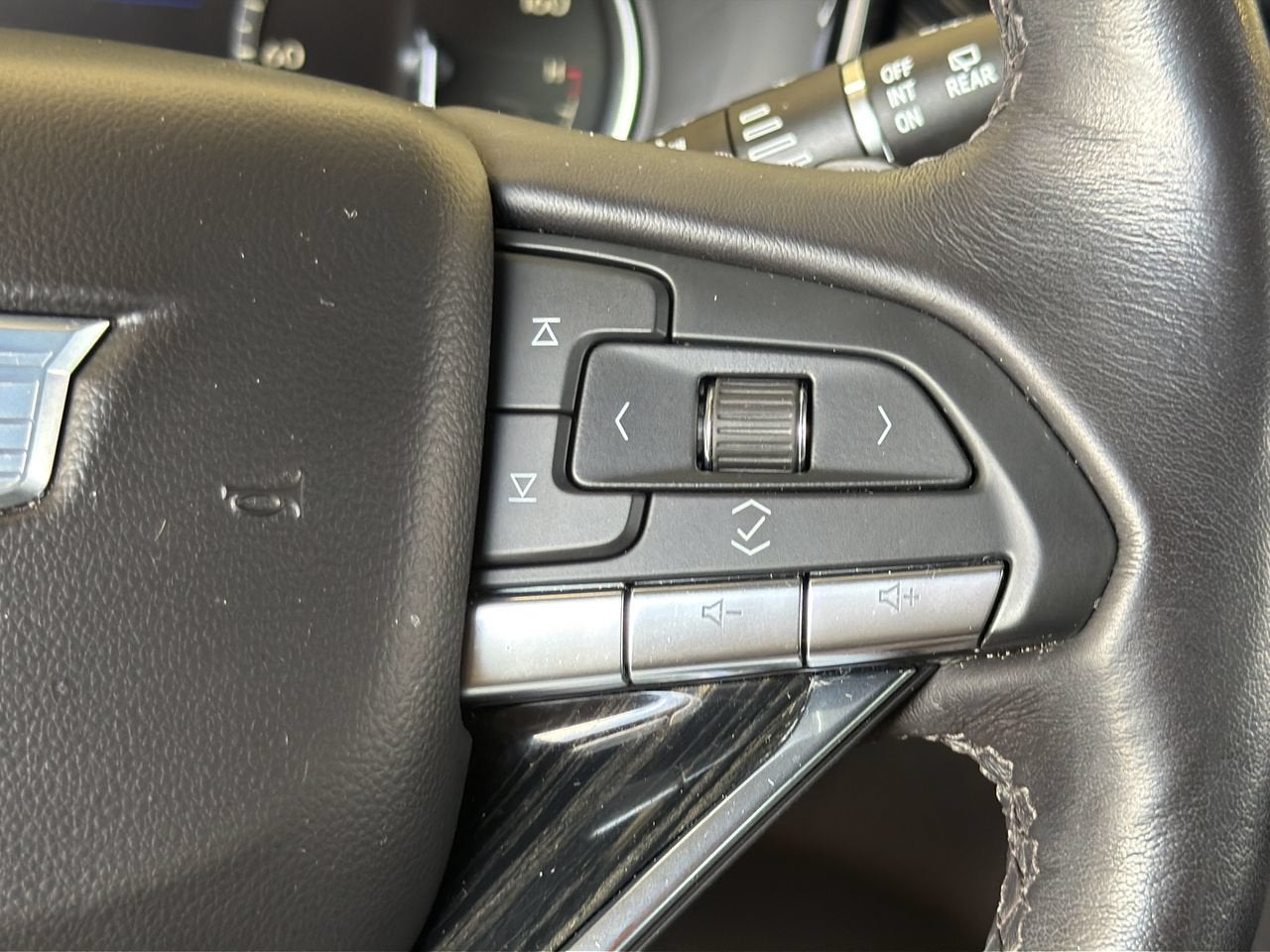 2023 Cadillac XT6 FWD Premium Luxury