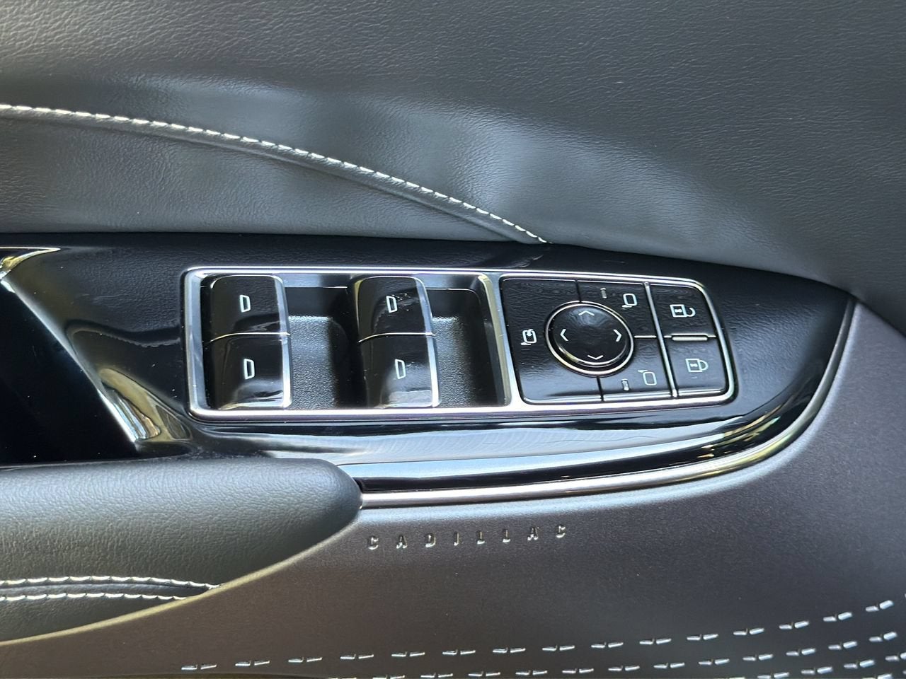 2024 Cadillac LYRIQ Tech