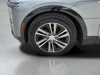 2024 Cadillac LYRIQ Luxury 2