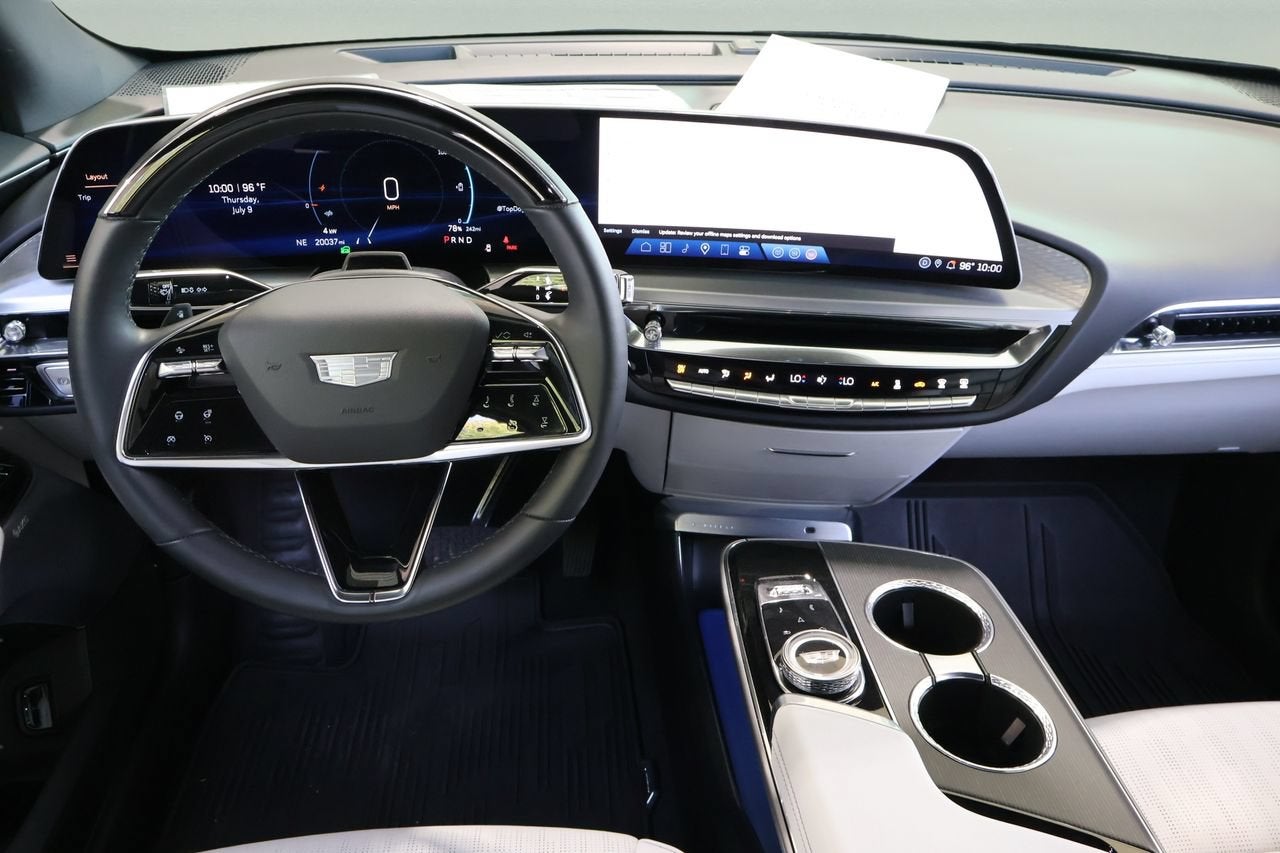 2024 Cadillac LYRIQ Sport 2