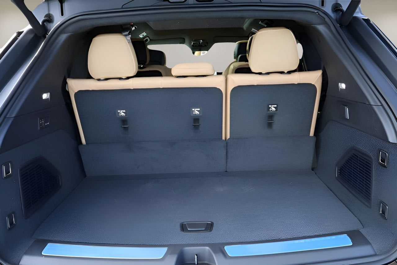 2025 Cadillac ESCALADE IQ Luxury 2