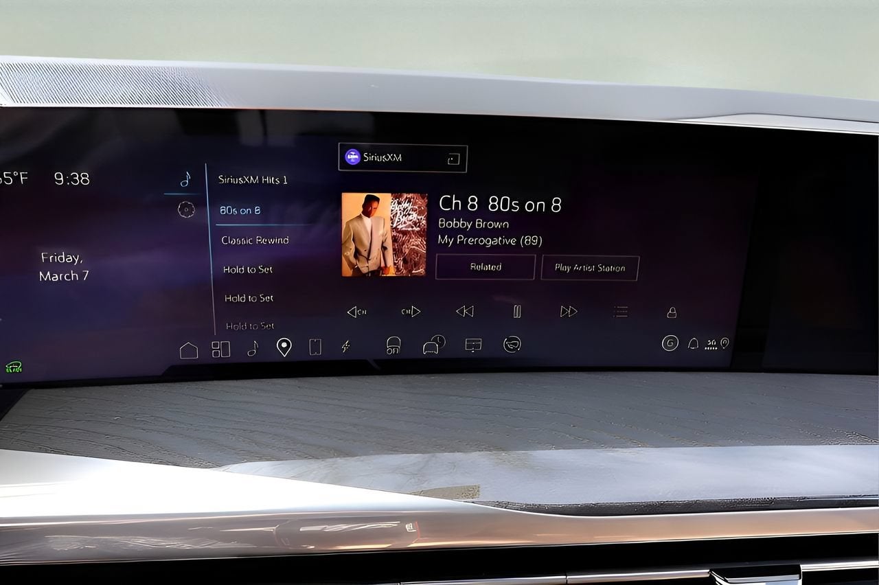 2025 Cadillac ESCALADE IQ Luxury 2