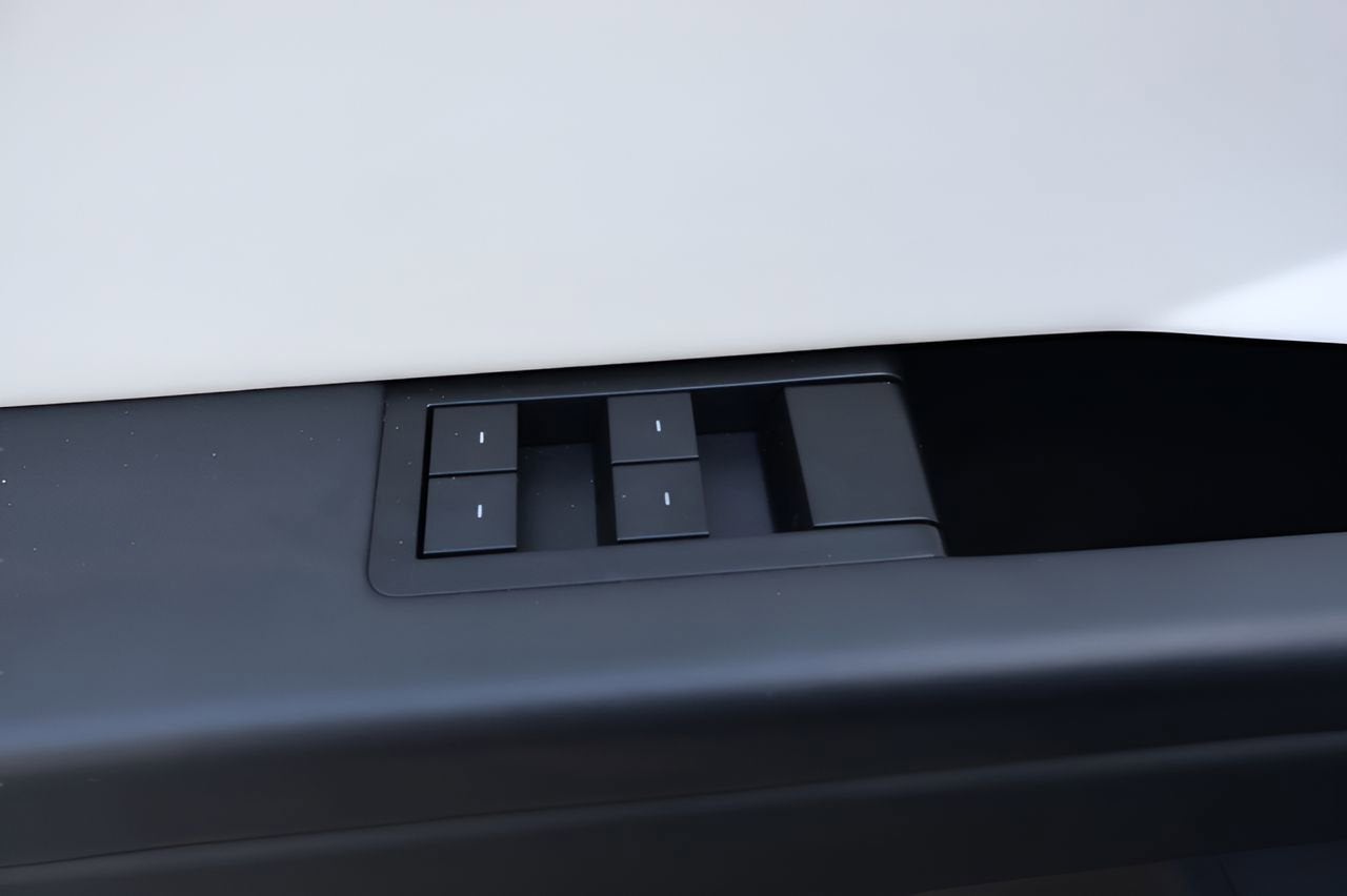 2024 Tesla Cybertruck Cyberbeast