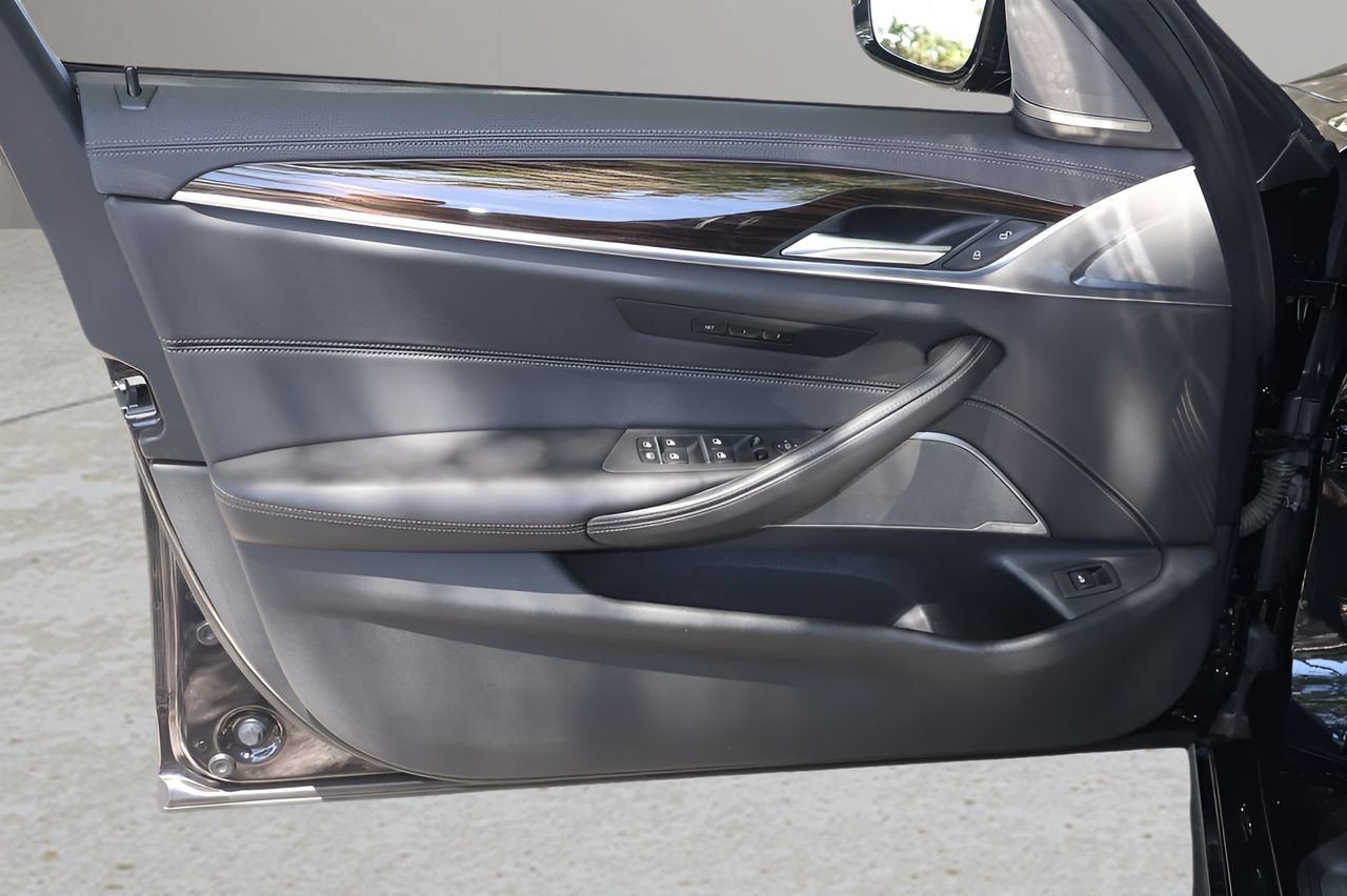 2022 BMW 5 Series M550i xDrive