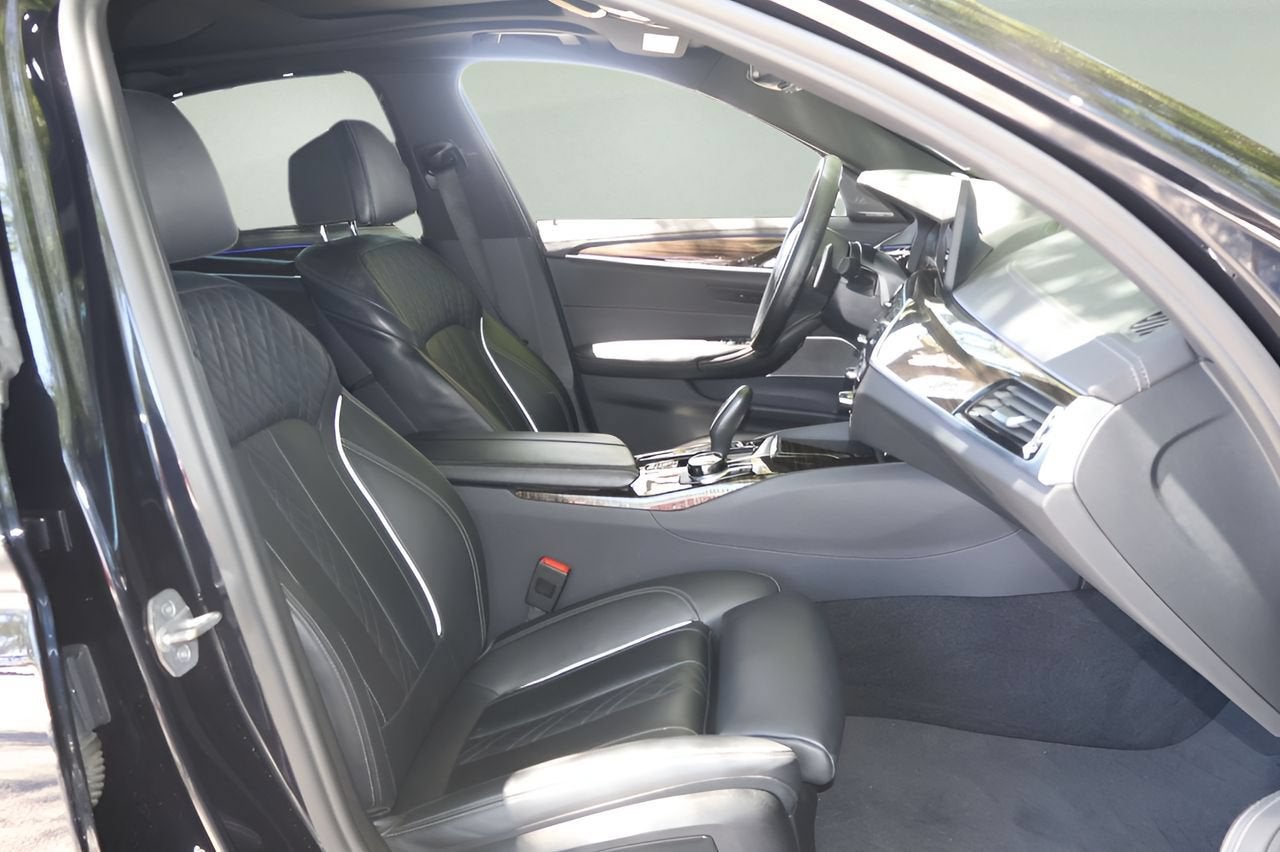 2022 BMW 5 Series M550i xDrive