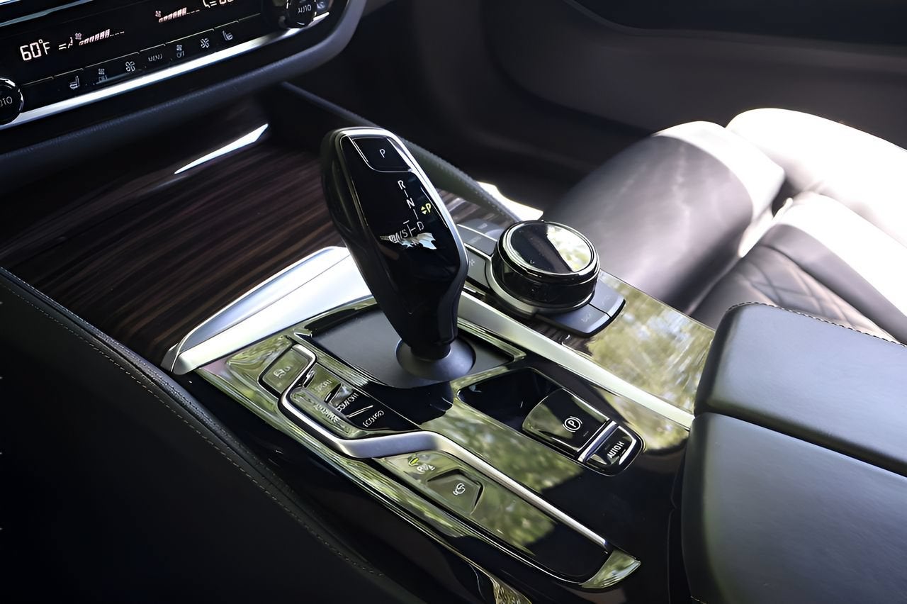 2022 BMW 5 Series M550i xDrive
