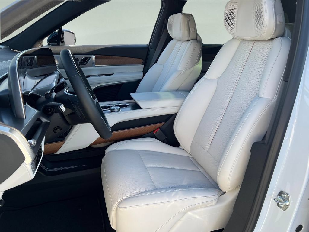 2027 Cadillac VISTIQ Luxury