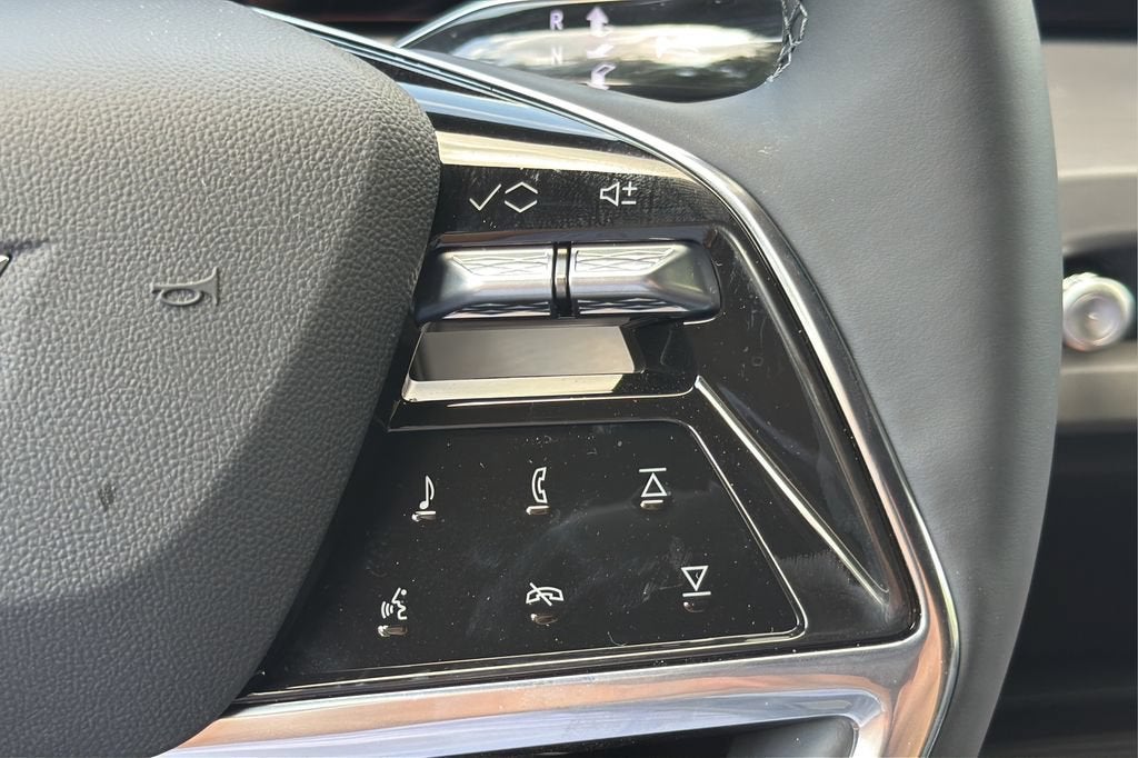2027 Cadillac VISTIQ Sport