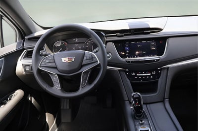 2026 Cadillac XT5 Luxury