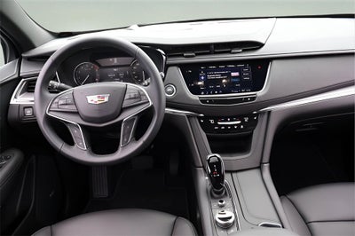 2026 Cadillac XT5 Luxury