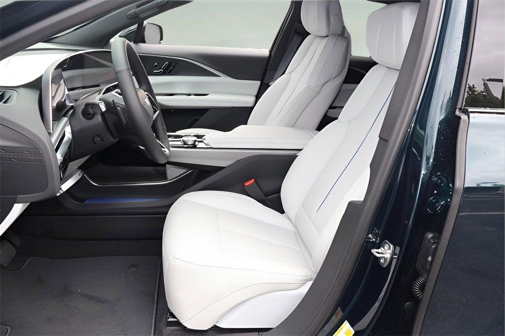 2025 Cadillac LYRIQ Luxury 1