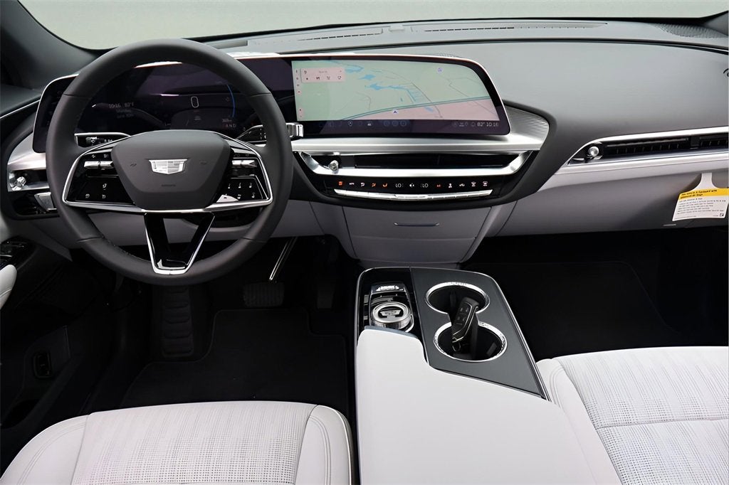 2025 Cadillac LYRIQ Luxury 1