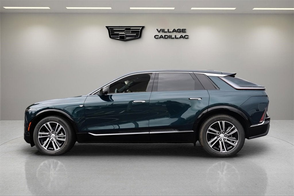 2025 Cadillac LYRIQ Luxury 1