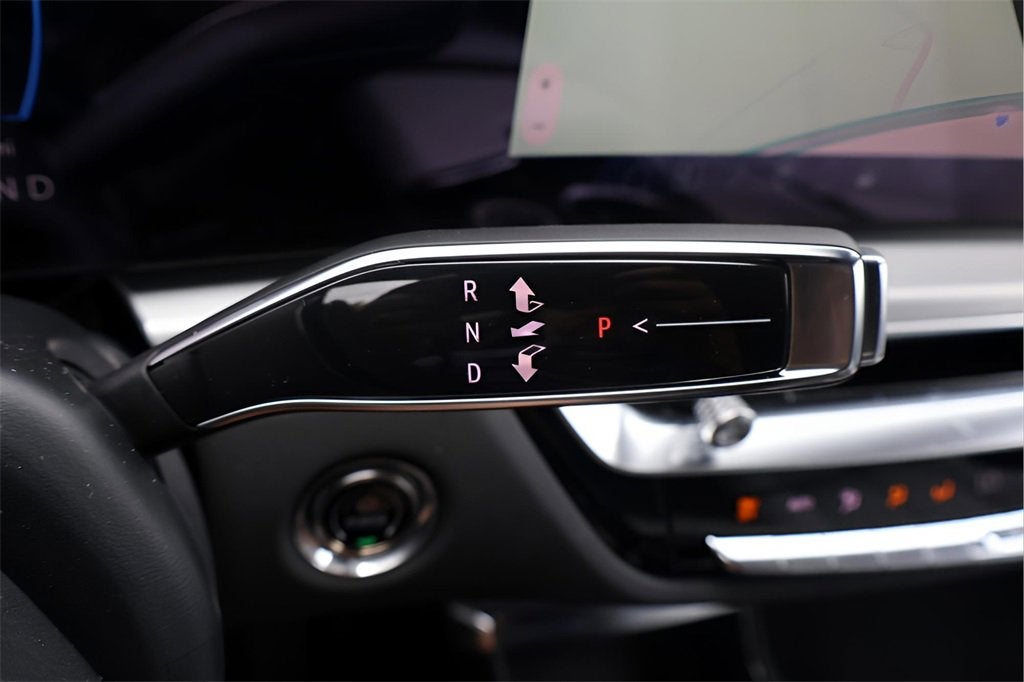 2025 Cadillac LYRIQ Luxury 1