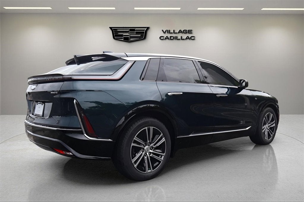 2025 Cadillac LYRIQ Luxury 1