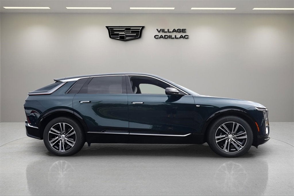 2025 Cadillac LYRIQ Luxury 1