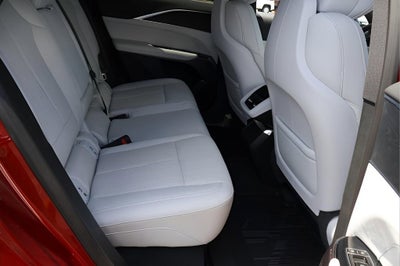 2025 Cadillac LYRIQ Luxury 1