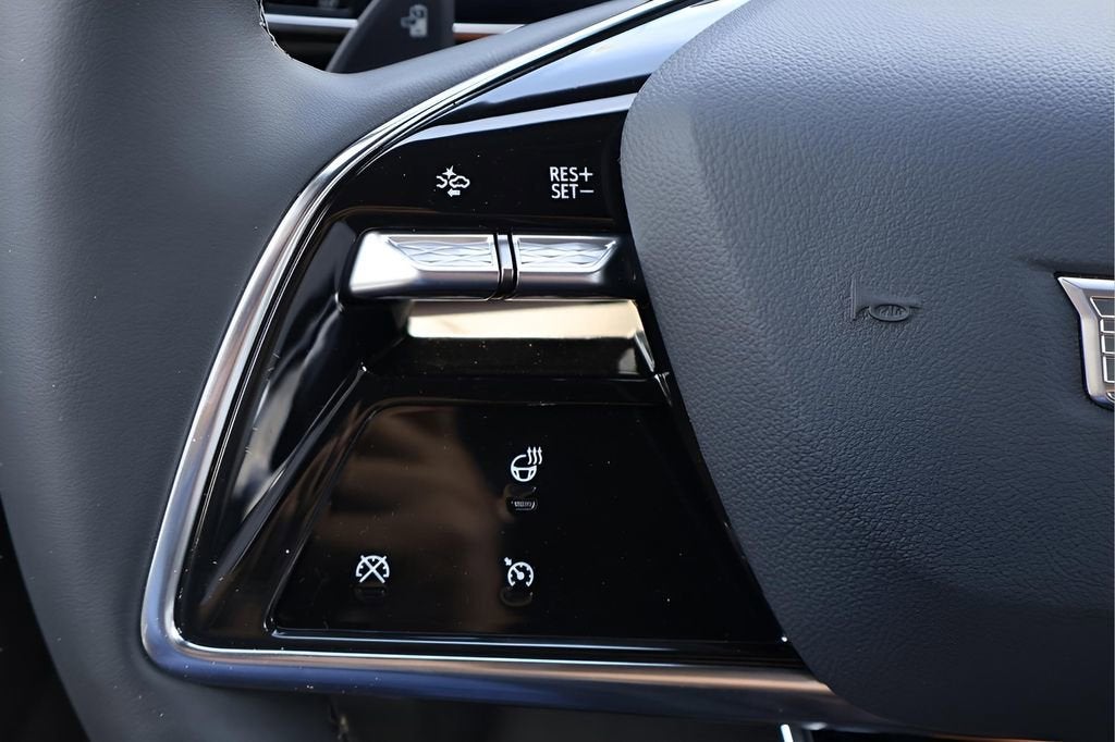 2025 Cadillac LYRIQ Luxury 1