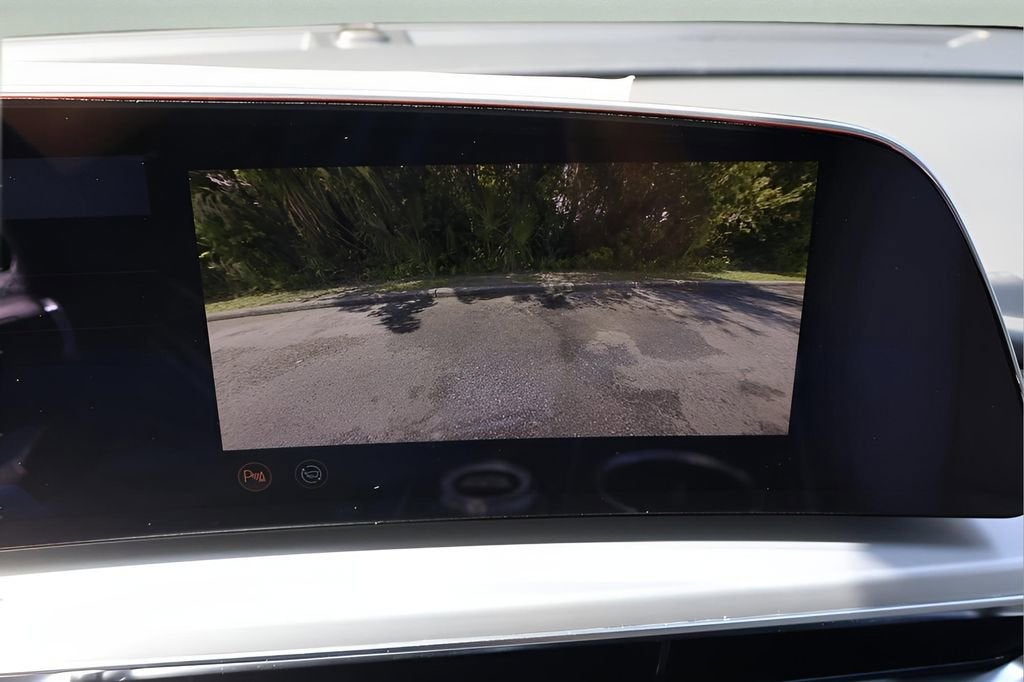 2025 Cadillac LYRIQ Luxury 1