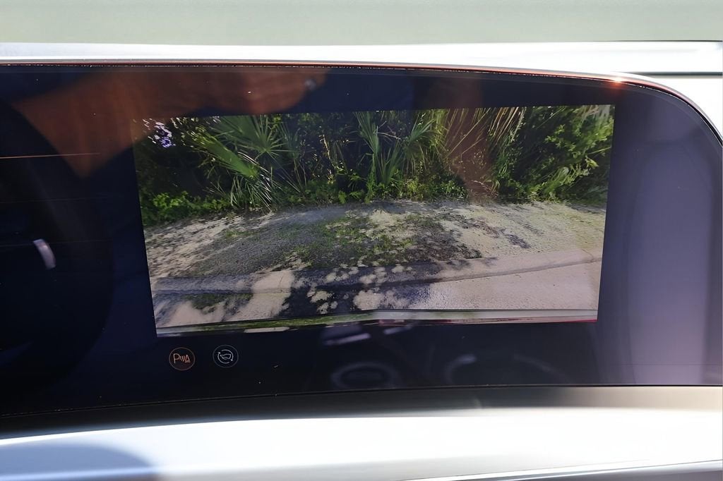 2025 Cadillac LYRIQ Luxury 1