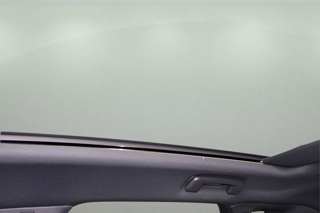 2025 Cadillac LYRIQ Luxury 1