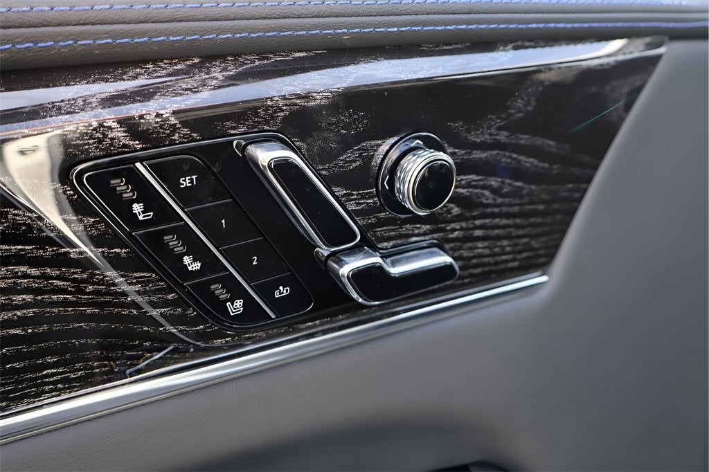 2026 Cadillac ESCALADE IQL Sport