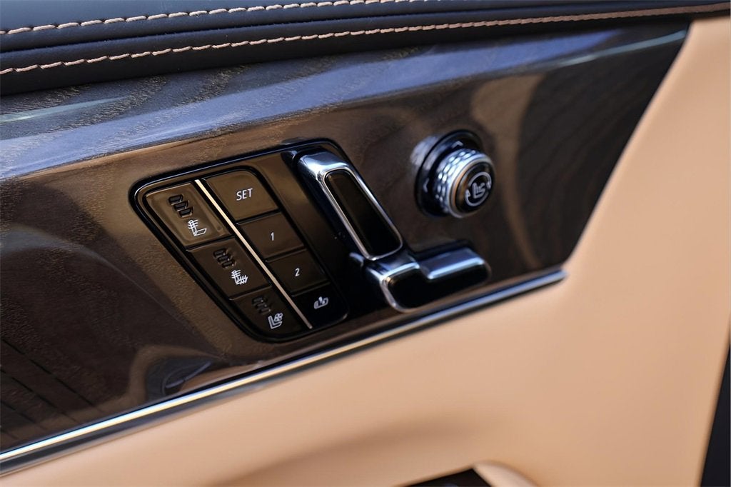 2025 Cadillac ESCALADE IQ Luxury 2