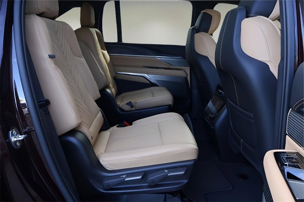 2025 Cadillac ESCALADE IQ Luxury 2