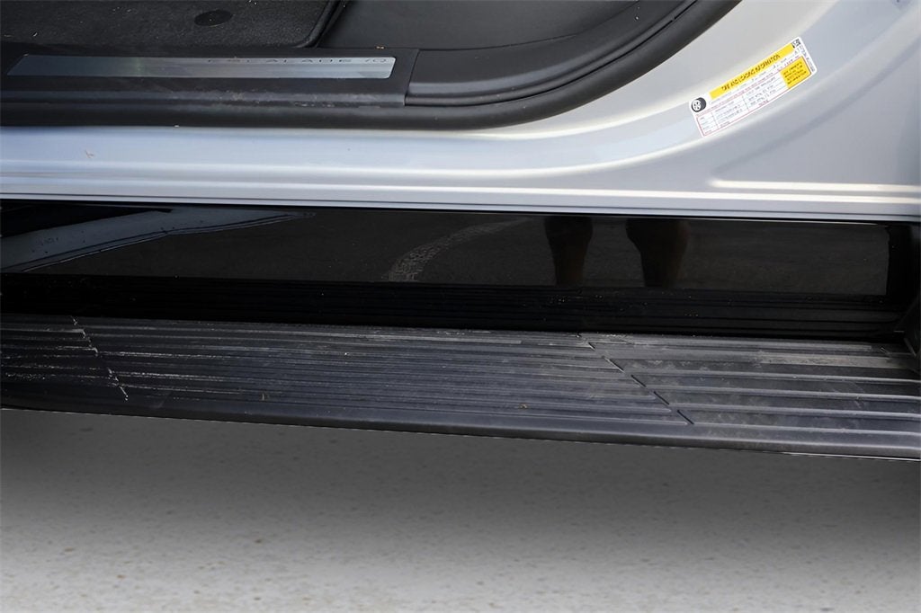 2025 Cadillac ESCALADE IQ Luxury 2