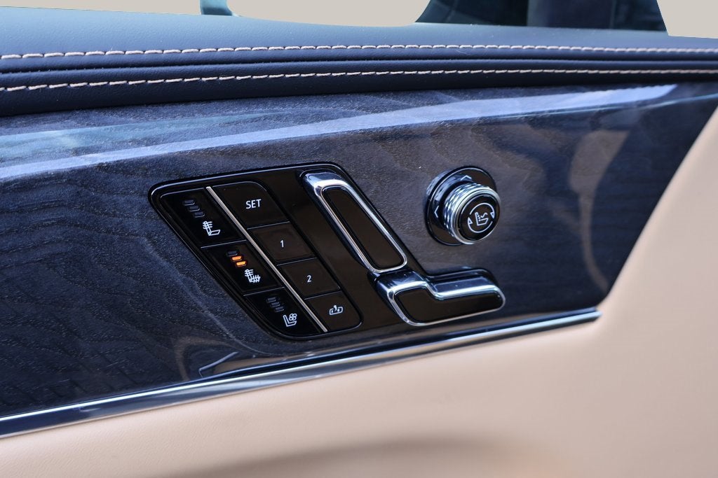 2025 Cadillac ESCALADE IQ Luxury 2