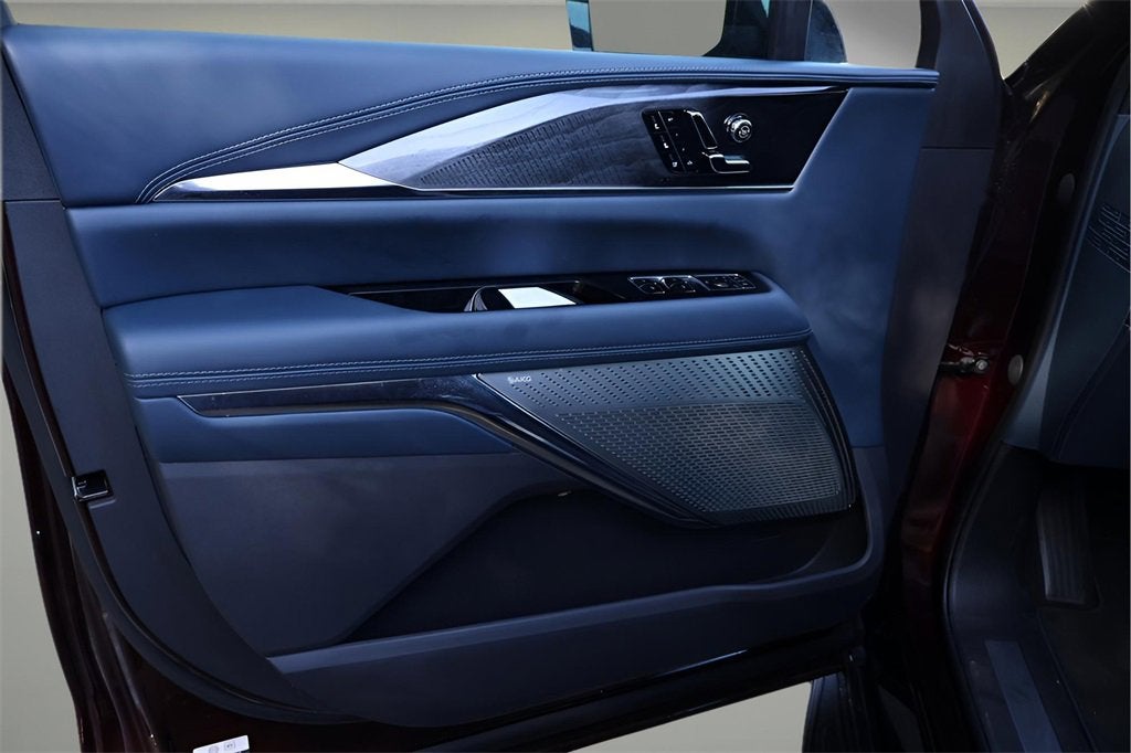 2025 Cadillac ESCALADE IQ Luxury 2