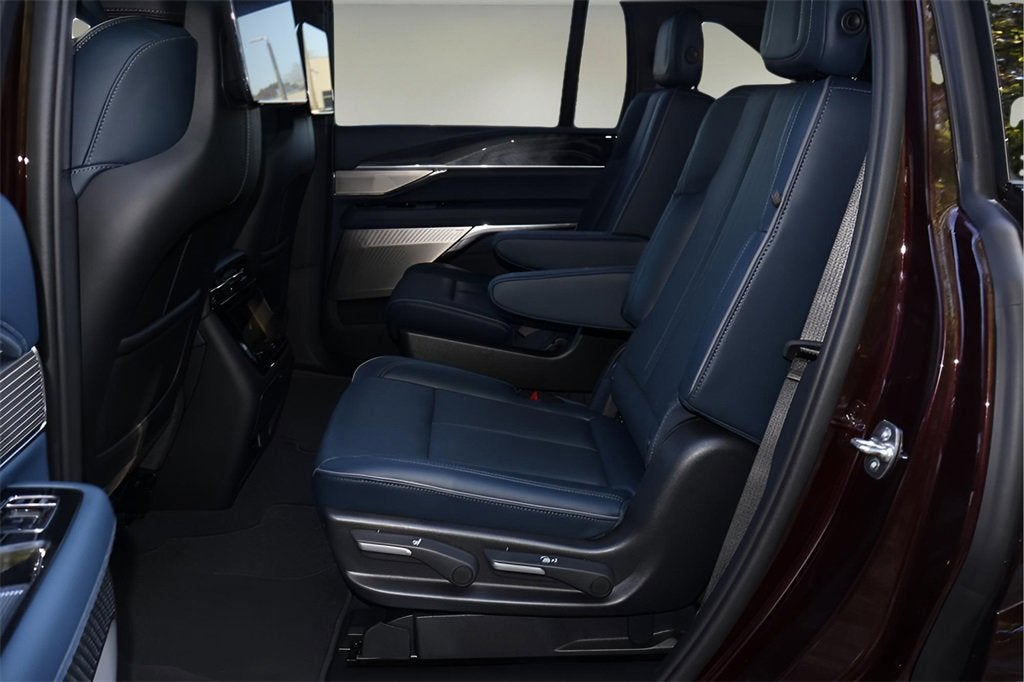 2025 Cadillac ESCALADE IQ Luxury 2