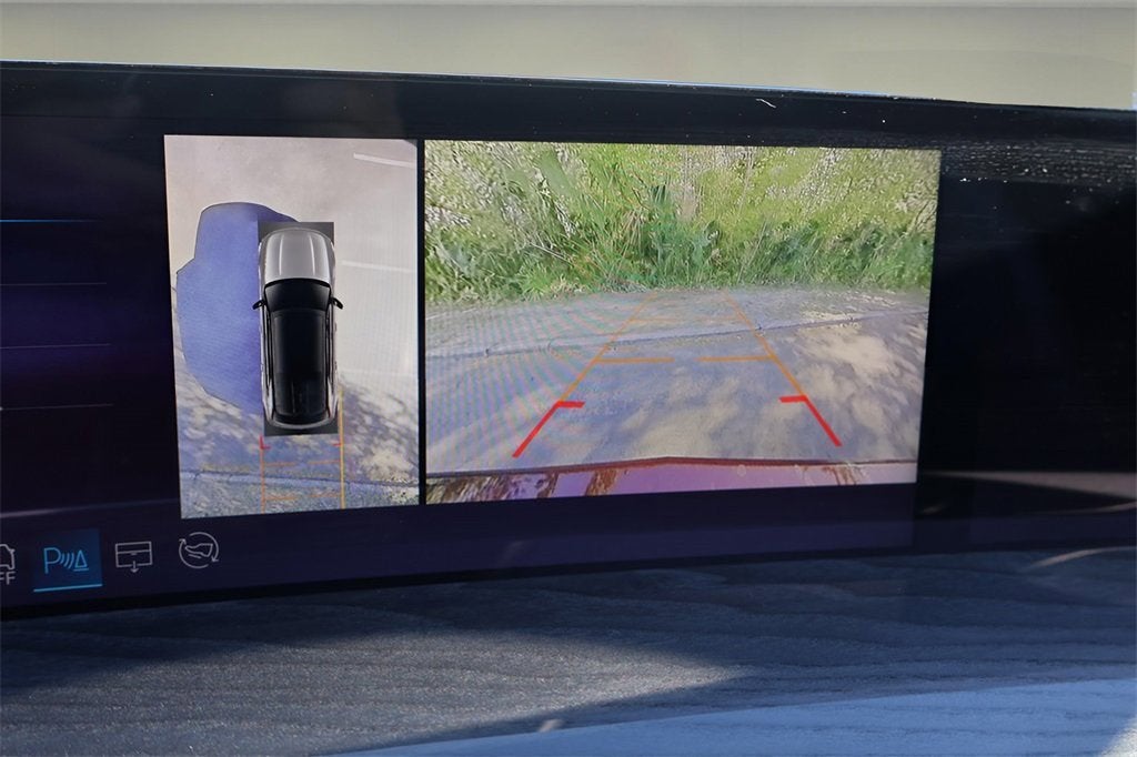 2025 Cadillac ESCALADE IQ Luxury 2