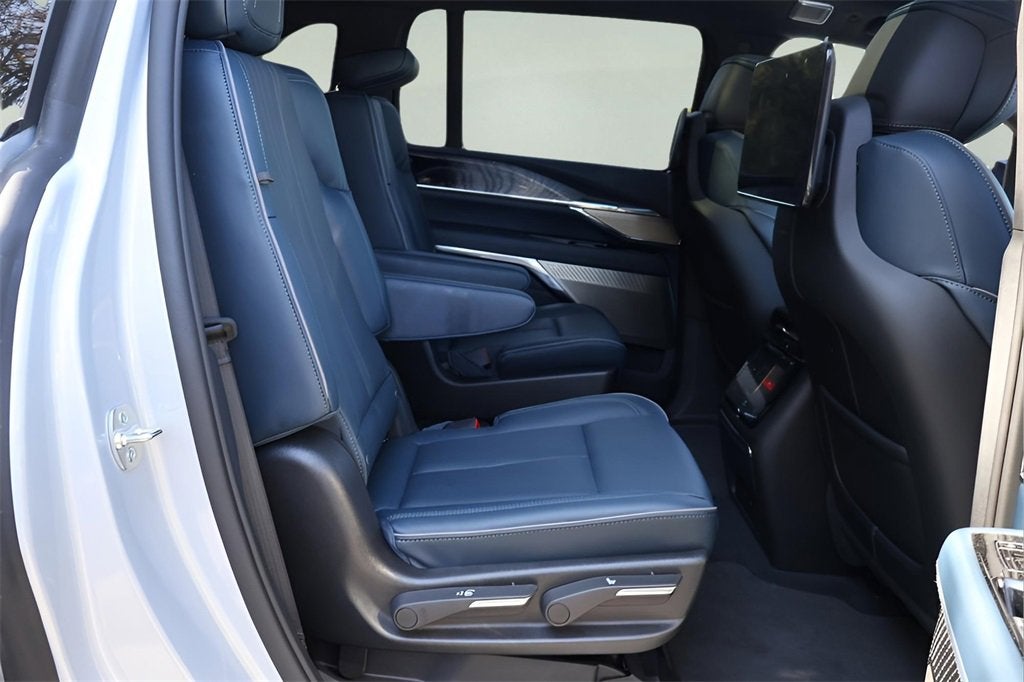 2025 Cadillac ESCALADE IQ Sport 2