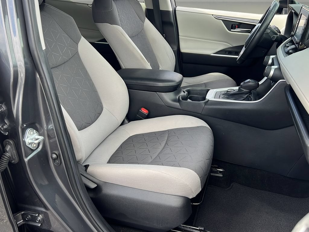 2020 Toyota RAV4 Hybrid XLE