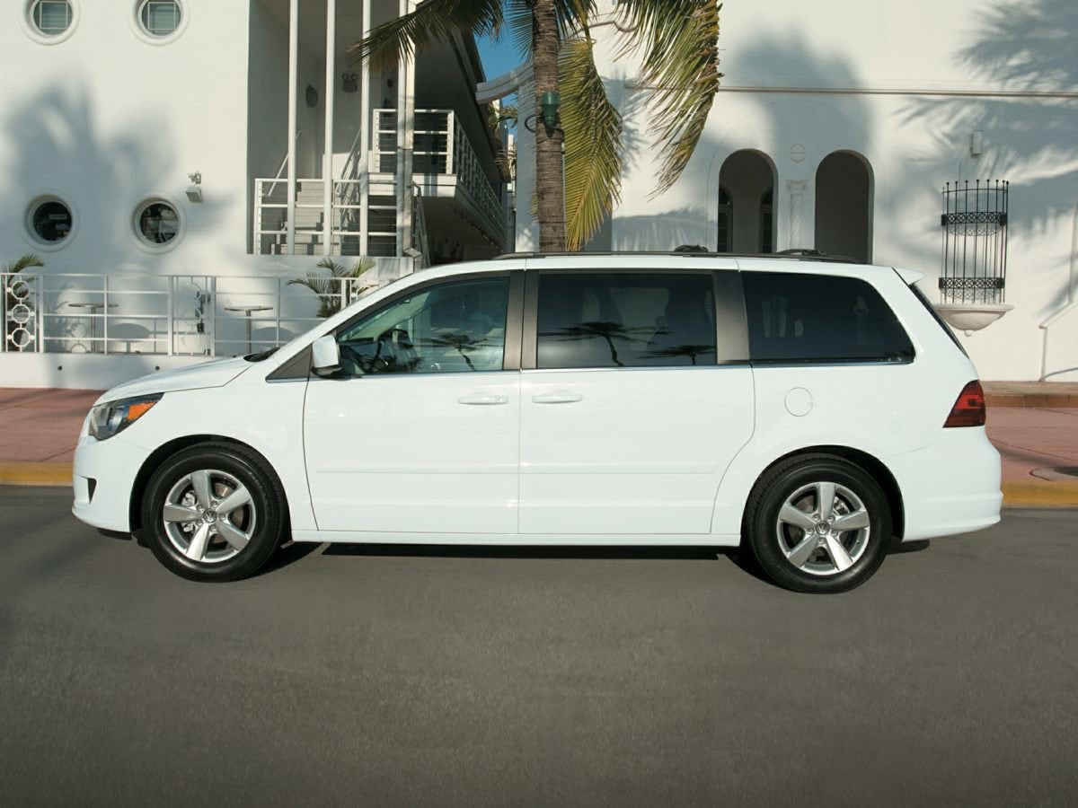 2010 Volkswagen Routan SE