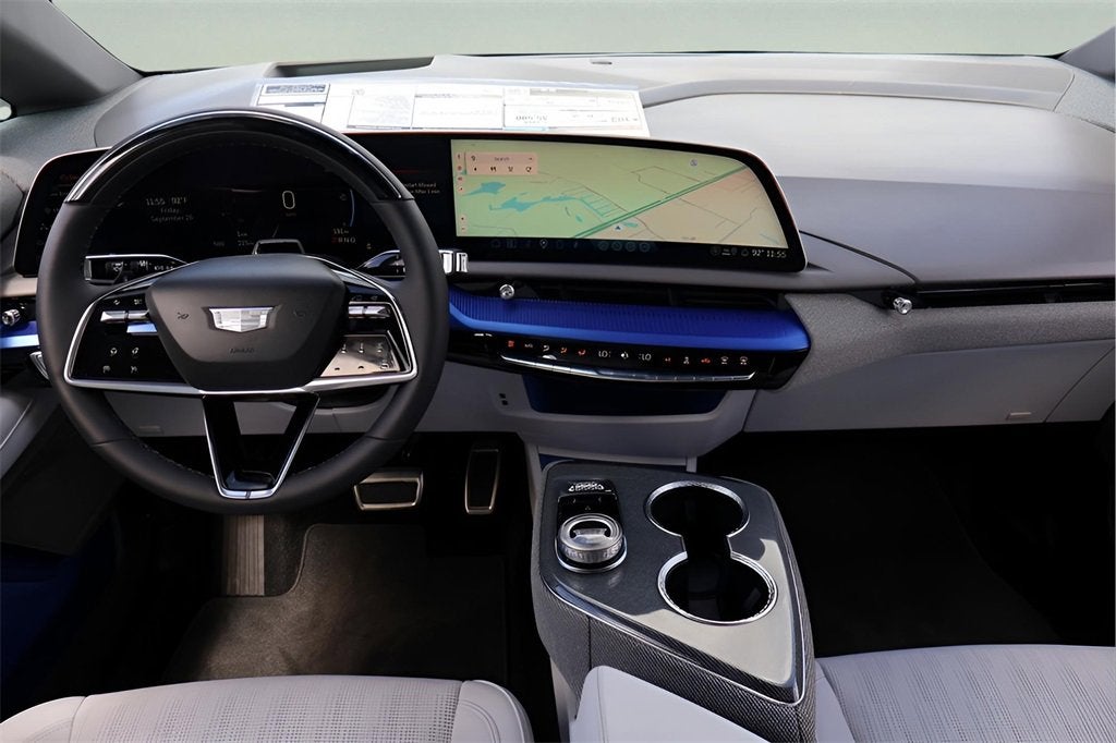 2025 Cadillac OPTIQ Luxury 2