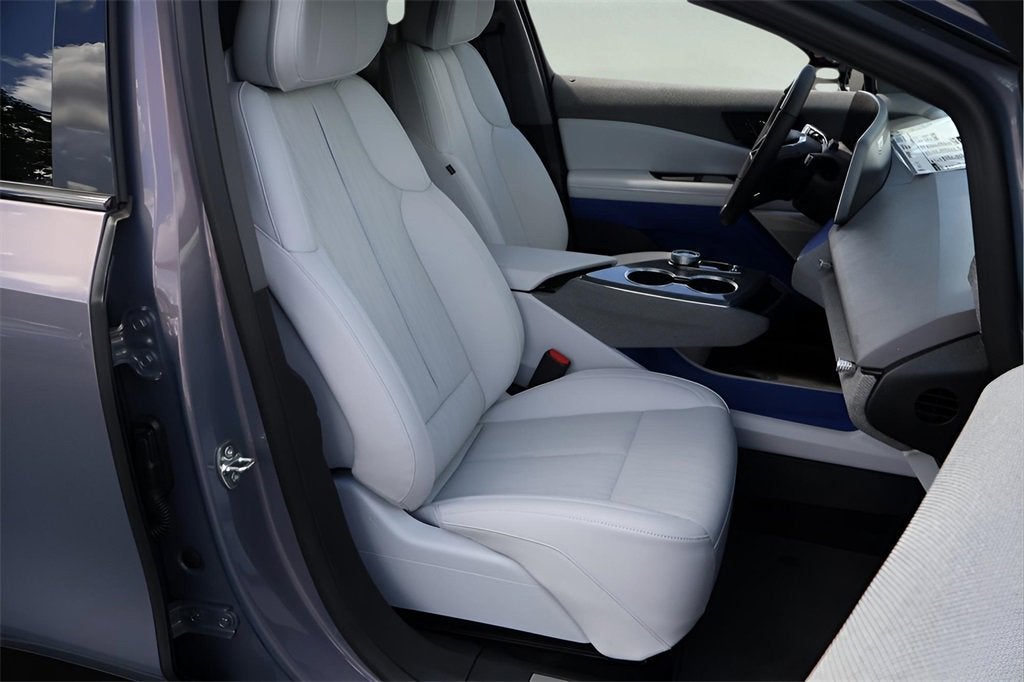 2025 Cadillac OPTIQ Luxury 2