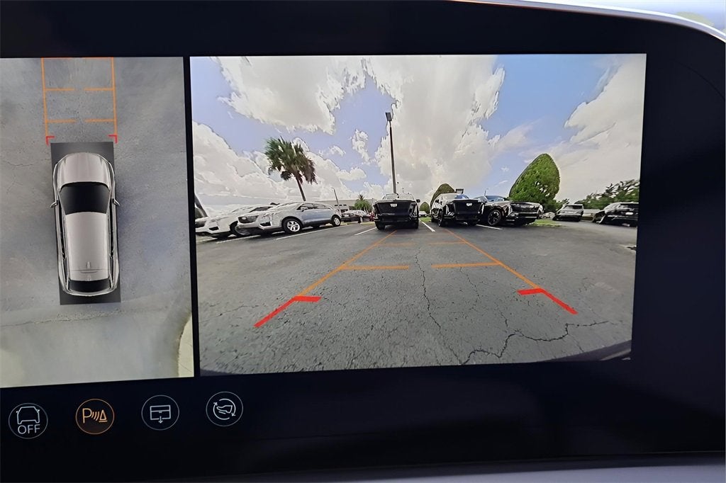 2025 Cadillac OPTIQ Luxury 2