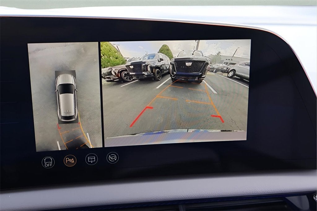 2025 Cadillac OPTIQ Luxury 2