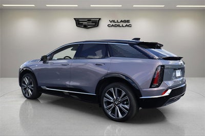 2025 Cadillac OPTIQ Luxury 2