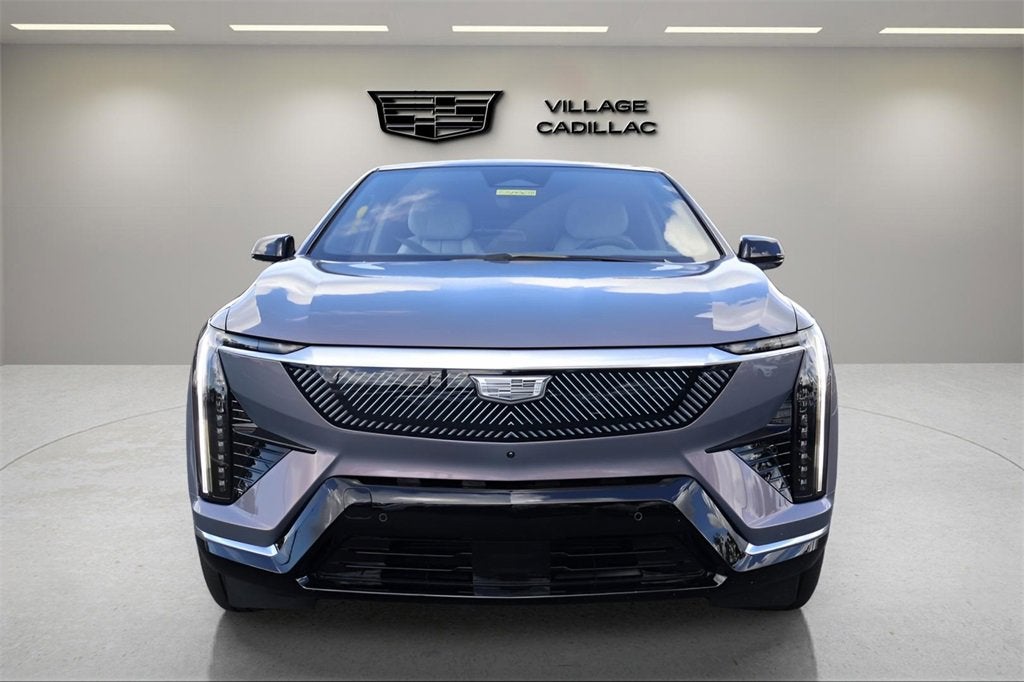 2025 Cadillac OPTIQ Luxury 2