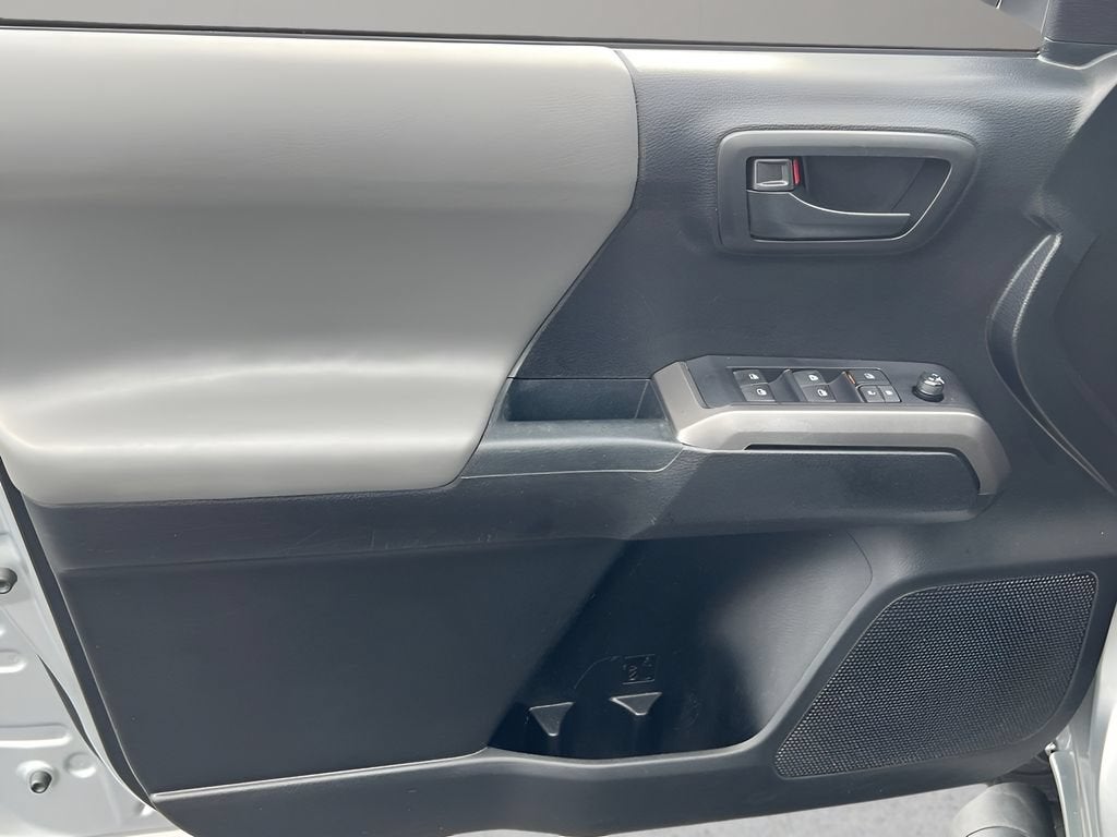 2022 Toyota Tacoma 2WD SR5